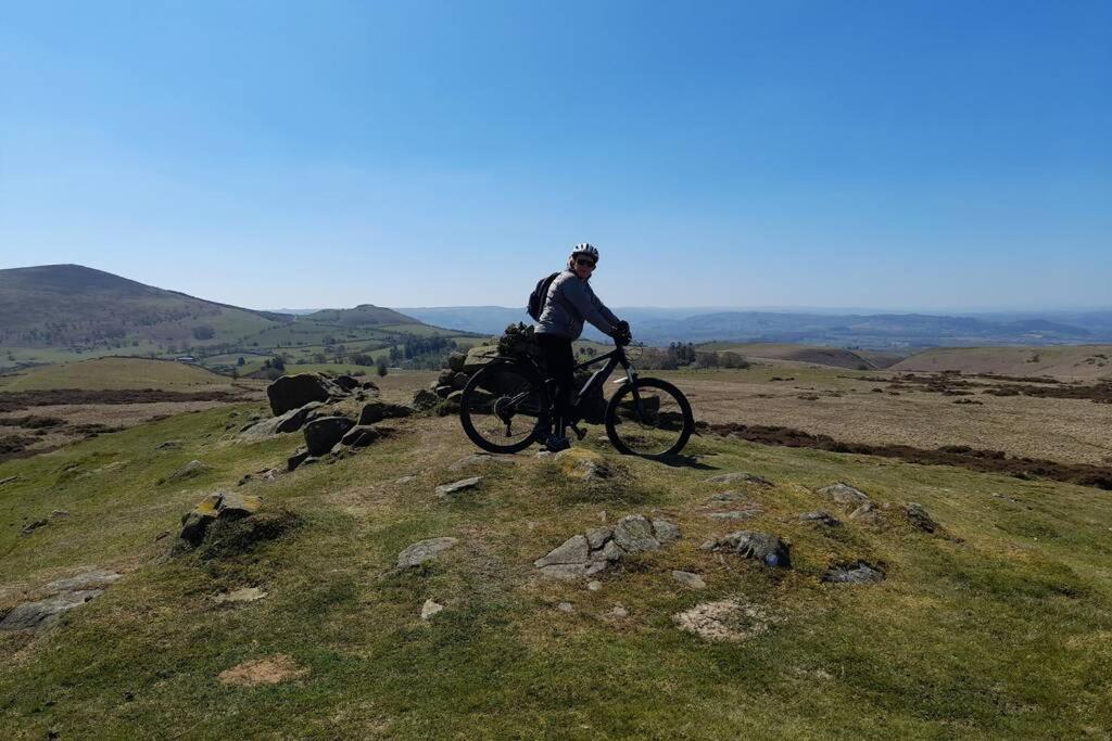 Rowan Cottages With Panoramic Views Of The Stiperstones And Walks On The Doorstep Shrewsbury Eksteriør bilde